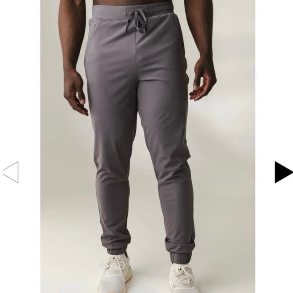 NWOT Vitality Navigator Joggers in Concrete Size S